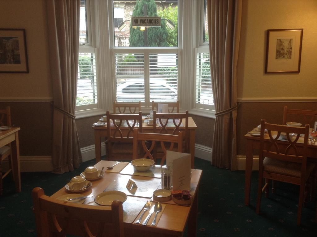 Chelmsford Place Guest House Йорк Экстерьер фото